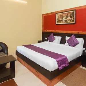 hotel-varuna.hotels-varanasi.com/