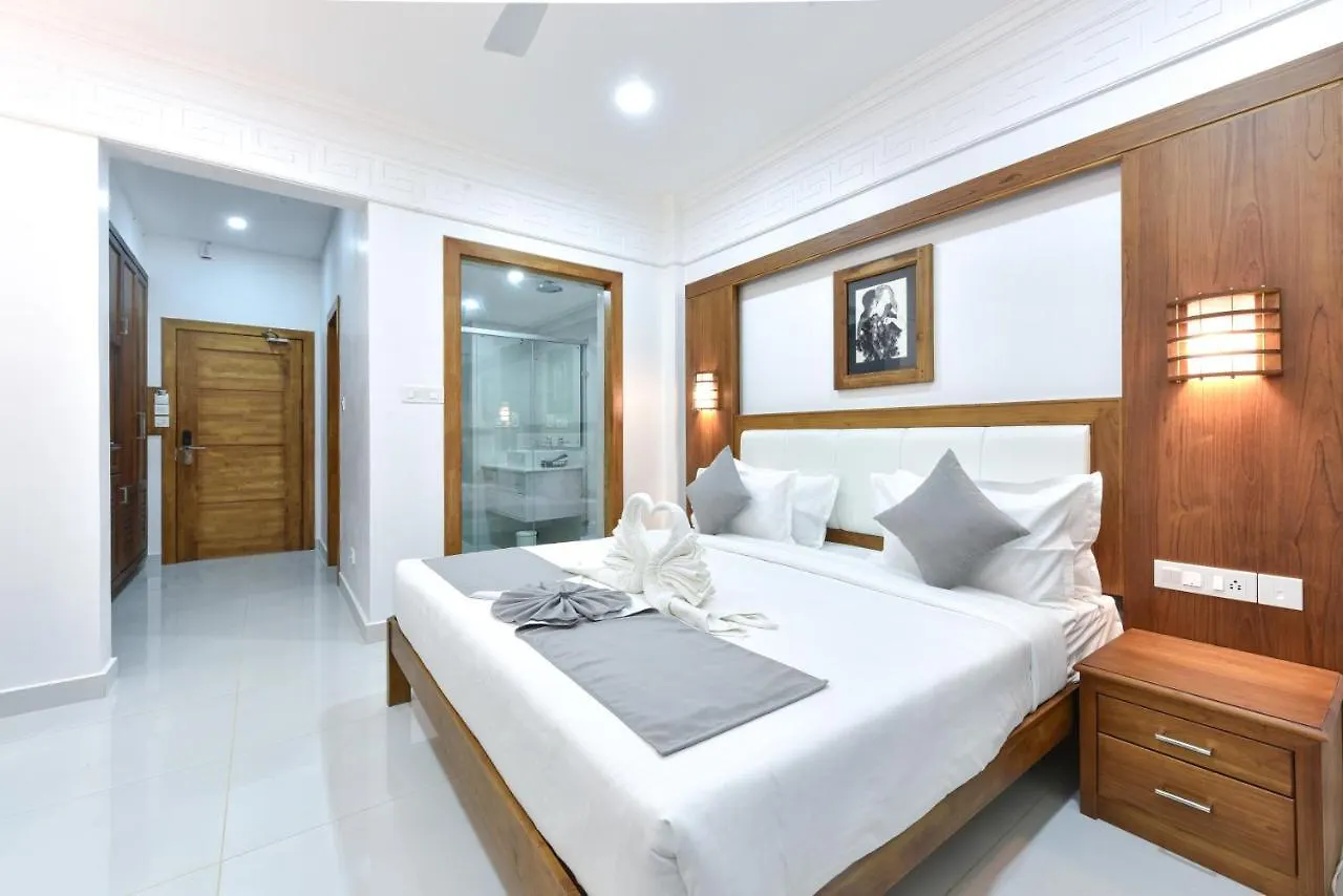 Hotel White House, מונאר הודו