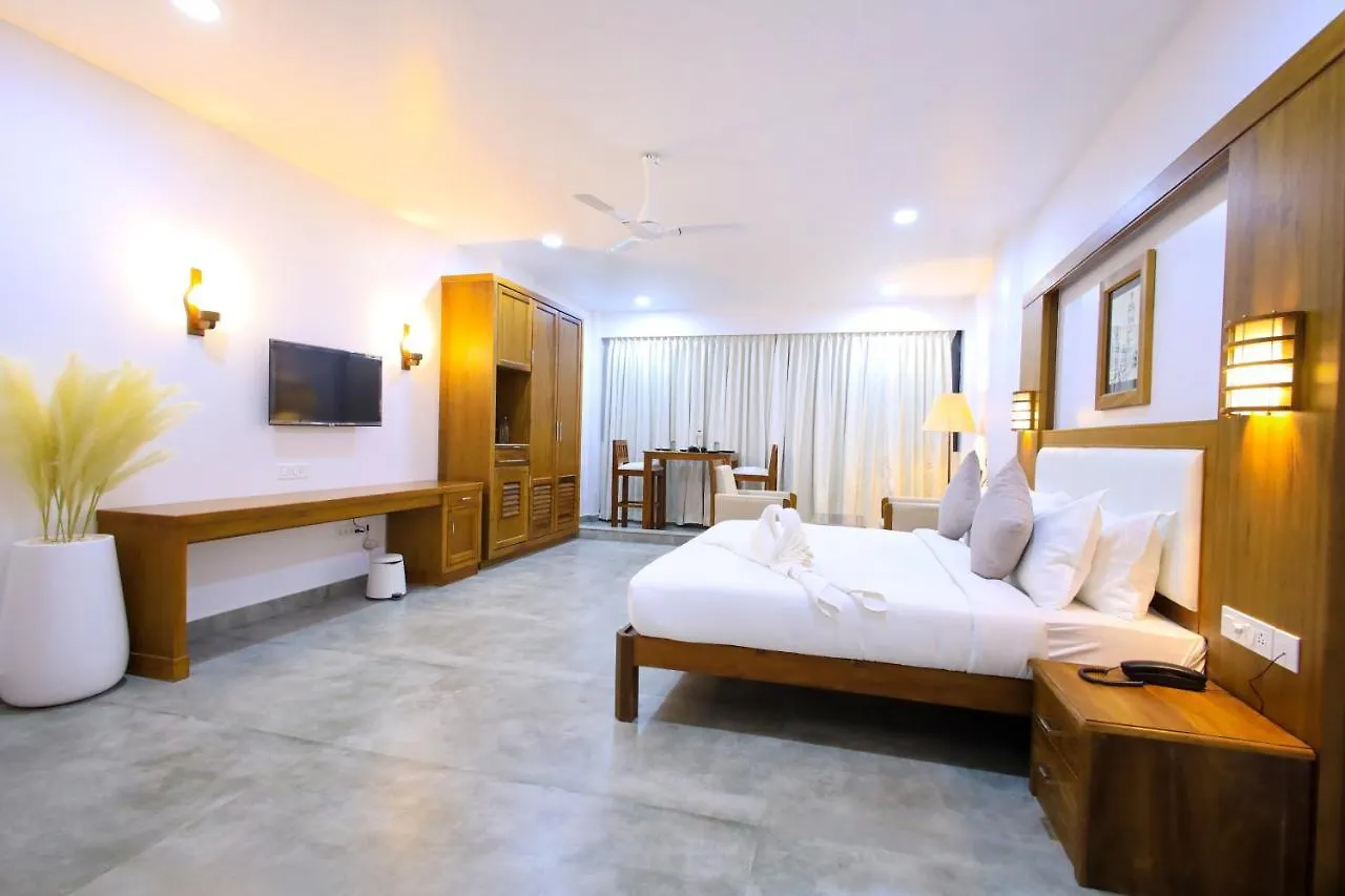 Hotel White House, מונאר