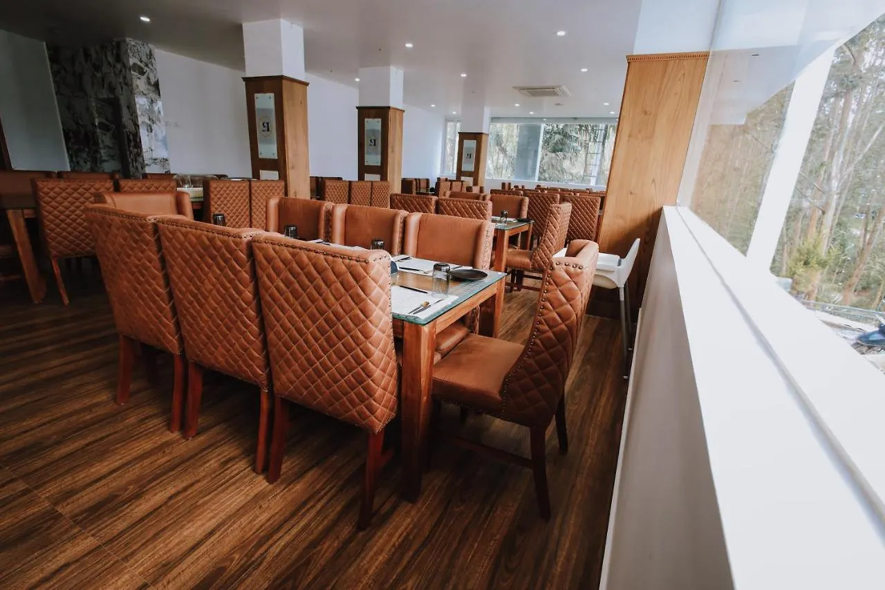 Hotel White House, מונאר הודו