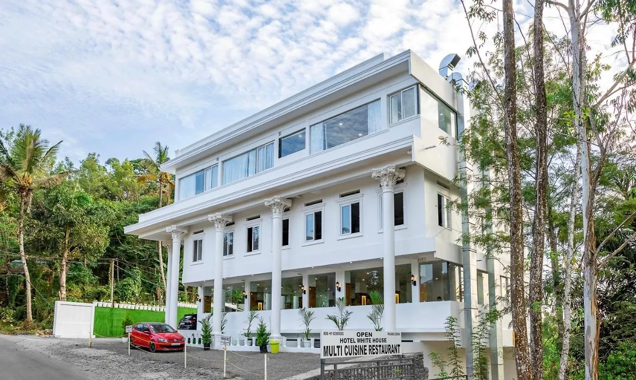 **** אתר נופש Hotel White House, מונאר הודו