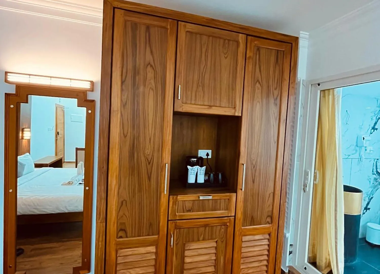 Hotel White House, Munnar India