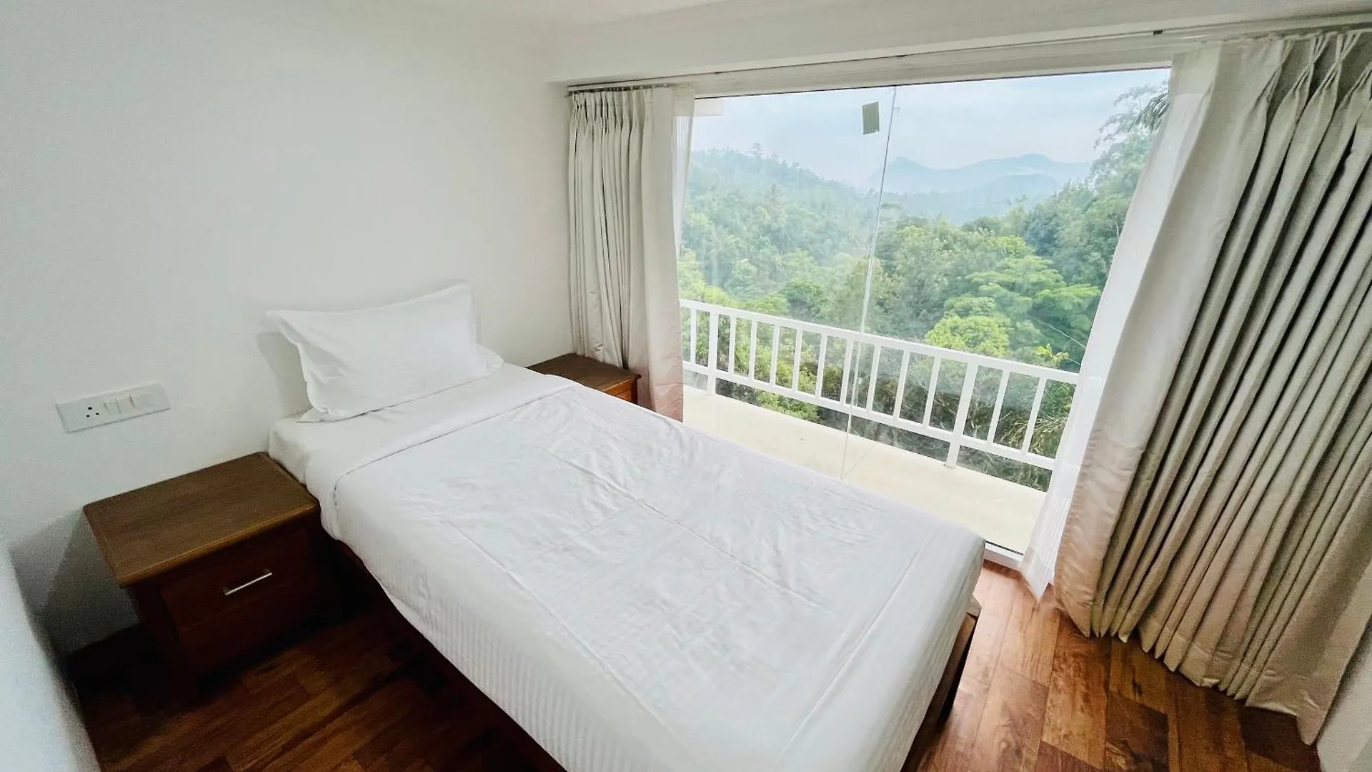 Hotel White House, Munnar Resort